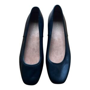NWOB VIONIC Orinda Square Toe Women's Black Leather Comfort Flat Shoes Sz 11
